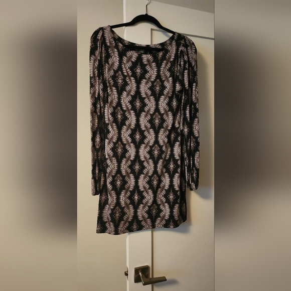 Dress - Picture 1 of 3